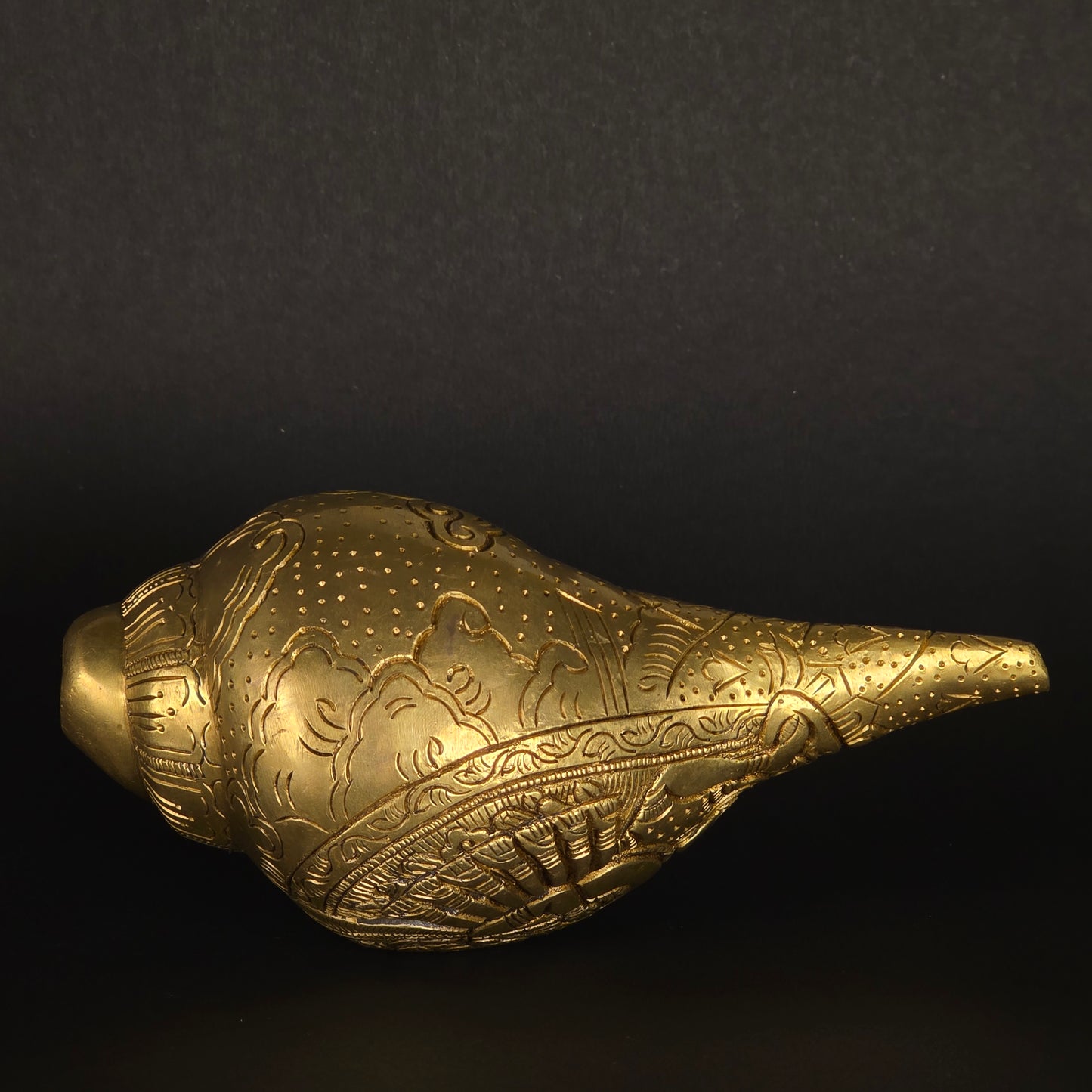 3.5" Ganesh Carved Shankh In Brass.